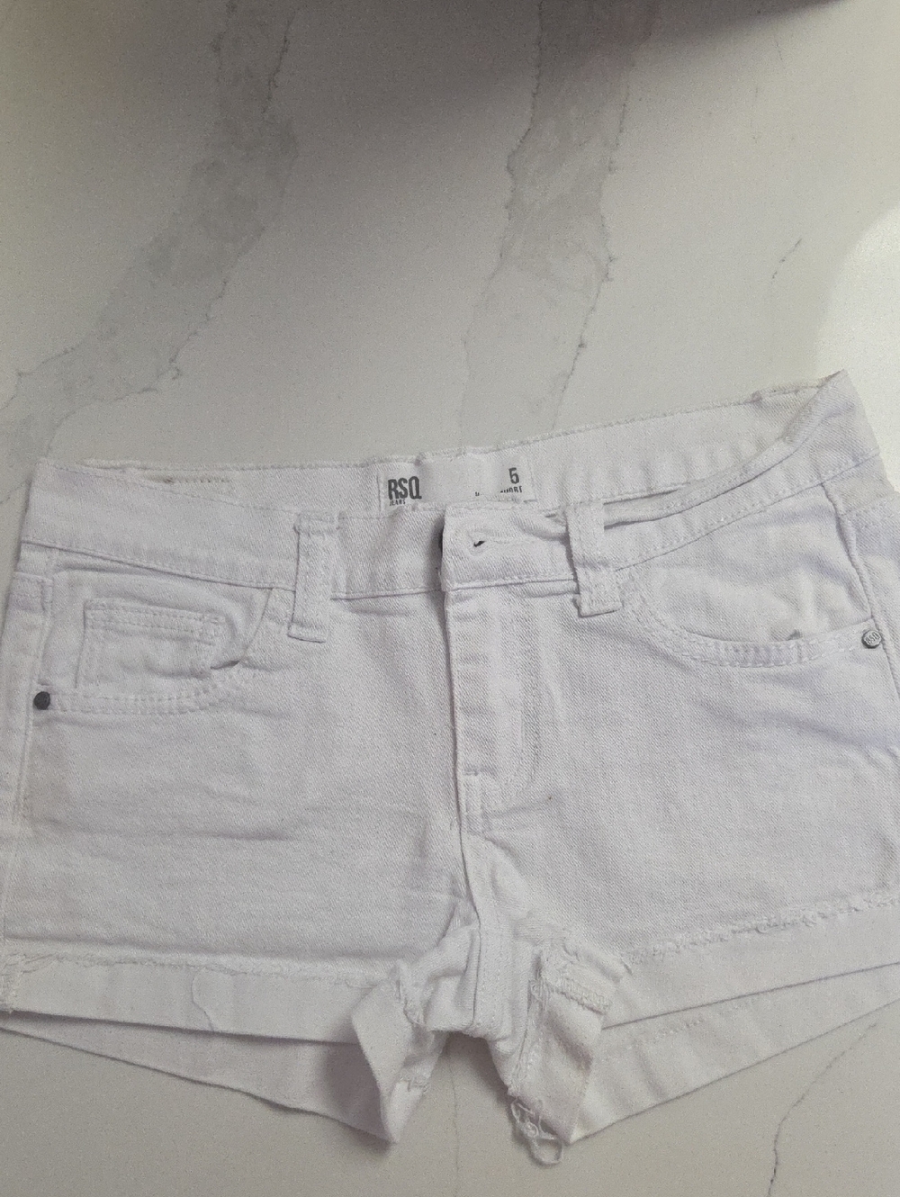 RSQ White Denim Low-Rise‎ Frayed Hem Women's Shorts
